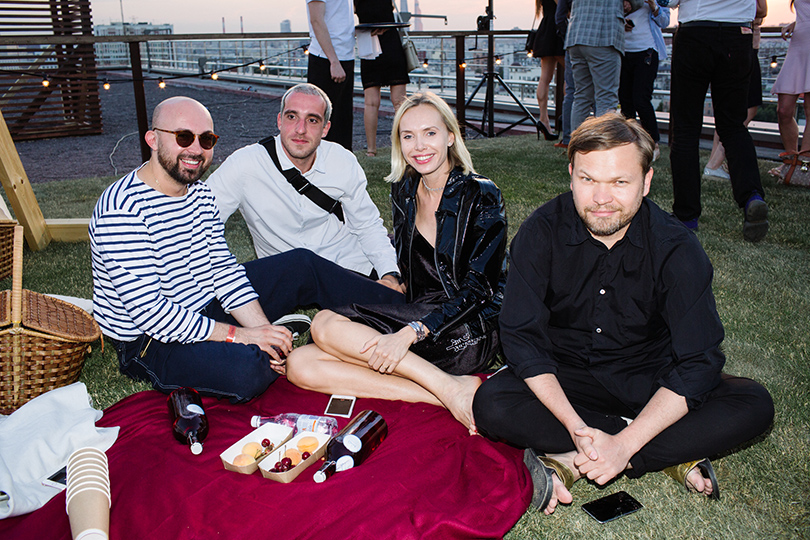 Вечеринка Simple Pleasures Rooftop Party. Виталий Козак, Павел Вардишвили, Илона Столье и Алексей Киселев