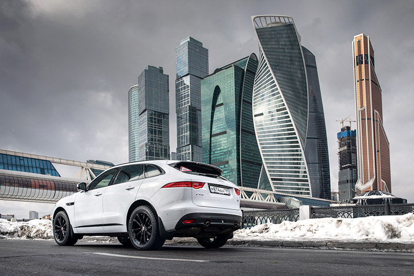 Авто в большом городе. 2-я часть: за рулем Jaguar F-Pace — по самым модным улицам Москвы