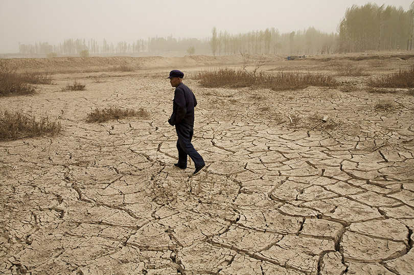 Benoit Aquin, Shepherd in Wuwei, from the Series The Chinese Dust Bowl, 2006 © Prix Pictet Water