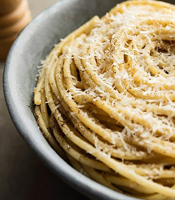 Досье. Классика римской кухни: Римская паста, или Качо-э-пепе (Cacio e pepe)