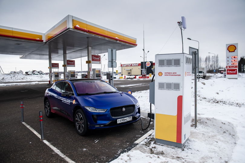 Авто с Яном Коомансом: из Москвы в Санкт-Петербург на полностью электрическом I-Pace от Jaguar