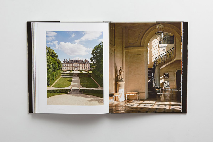 Фолиант Dior And His Decorators: Victor Granpierre, Georges Geoffrey and the New Look вышел в издательстве Vendome Press