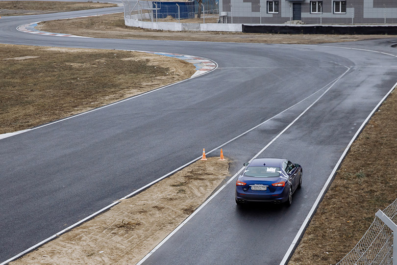 Авто с Яном Коомансом: за рулем Maserati на автодроме ADM Raceway в Мячково