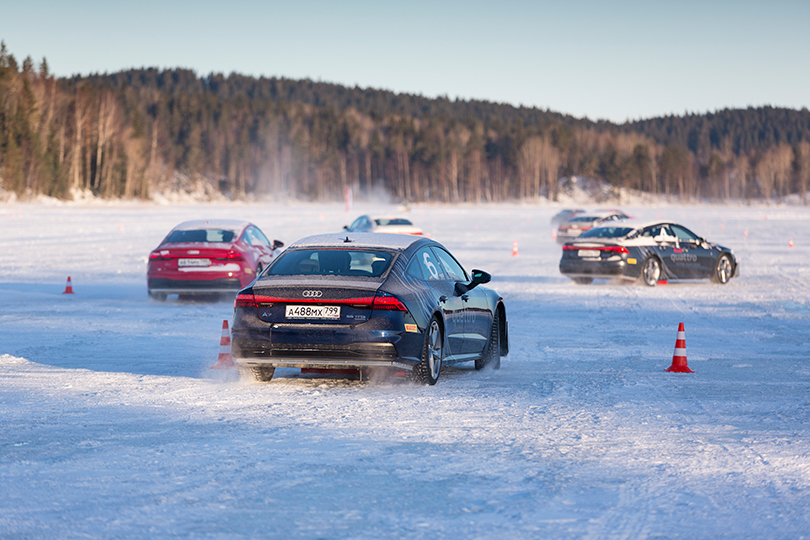 Cars with Jan Coomans. Audi Quattro Winter Experience: A7 and Q8 on ice