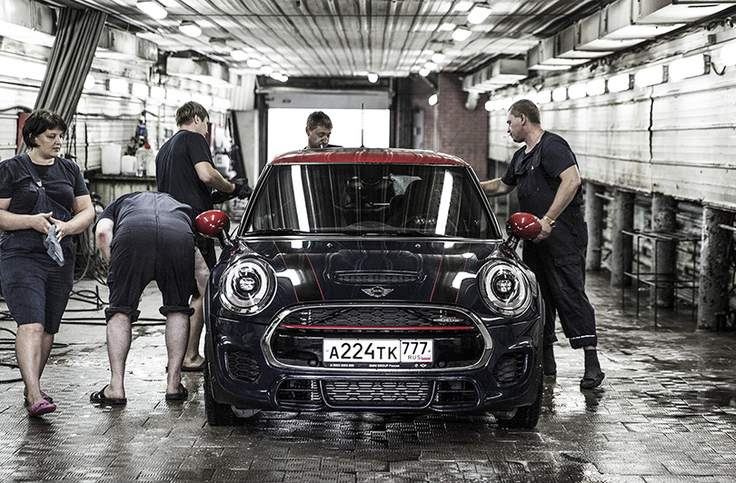 Авто с Яном Коомансом: тест-драйв нового Mini JCW