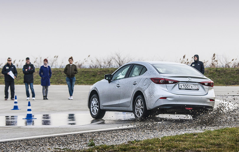 Cars with Jan Coomans: Experiencing the Mazda Jinba Ittai Academy