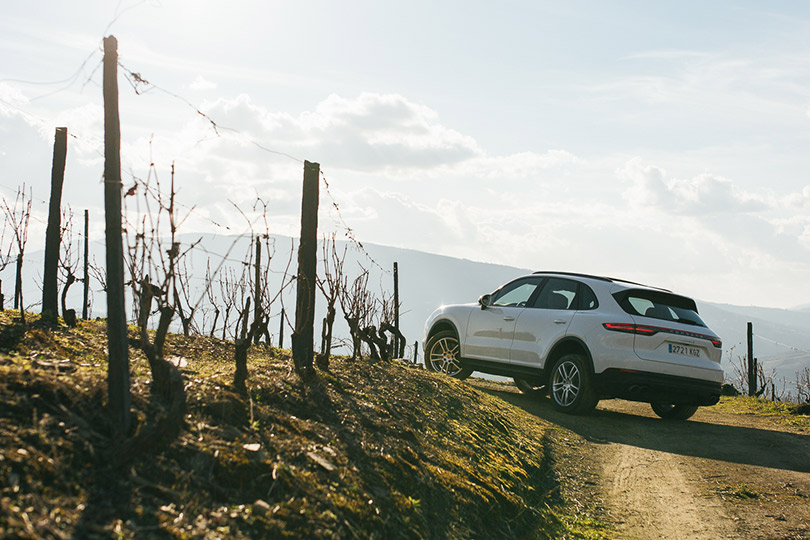 Авто с Яном Коомансом. Новый Porsche Cayenne: три — счастливое число?