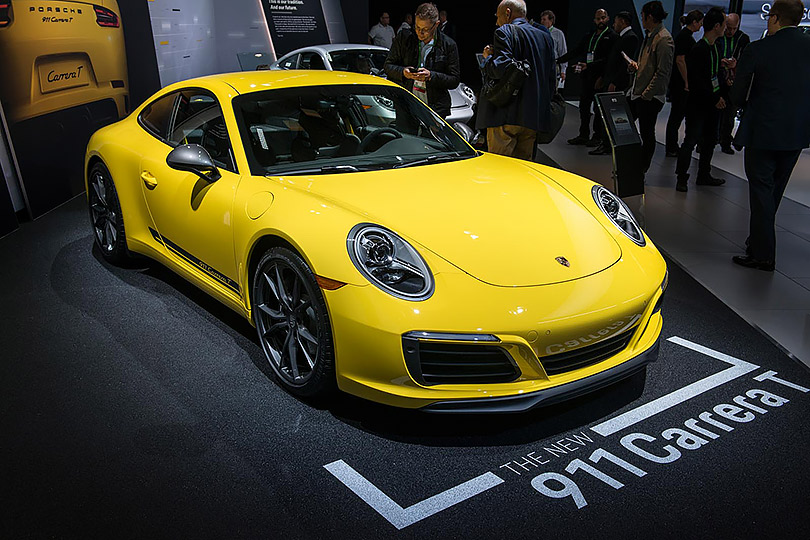 Cars with Jan Coomans. What’s new at the Los Angeles Motor Show. Porsche 911 Carrera T