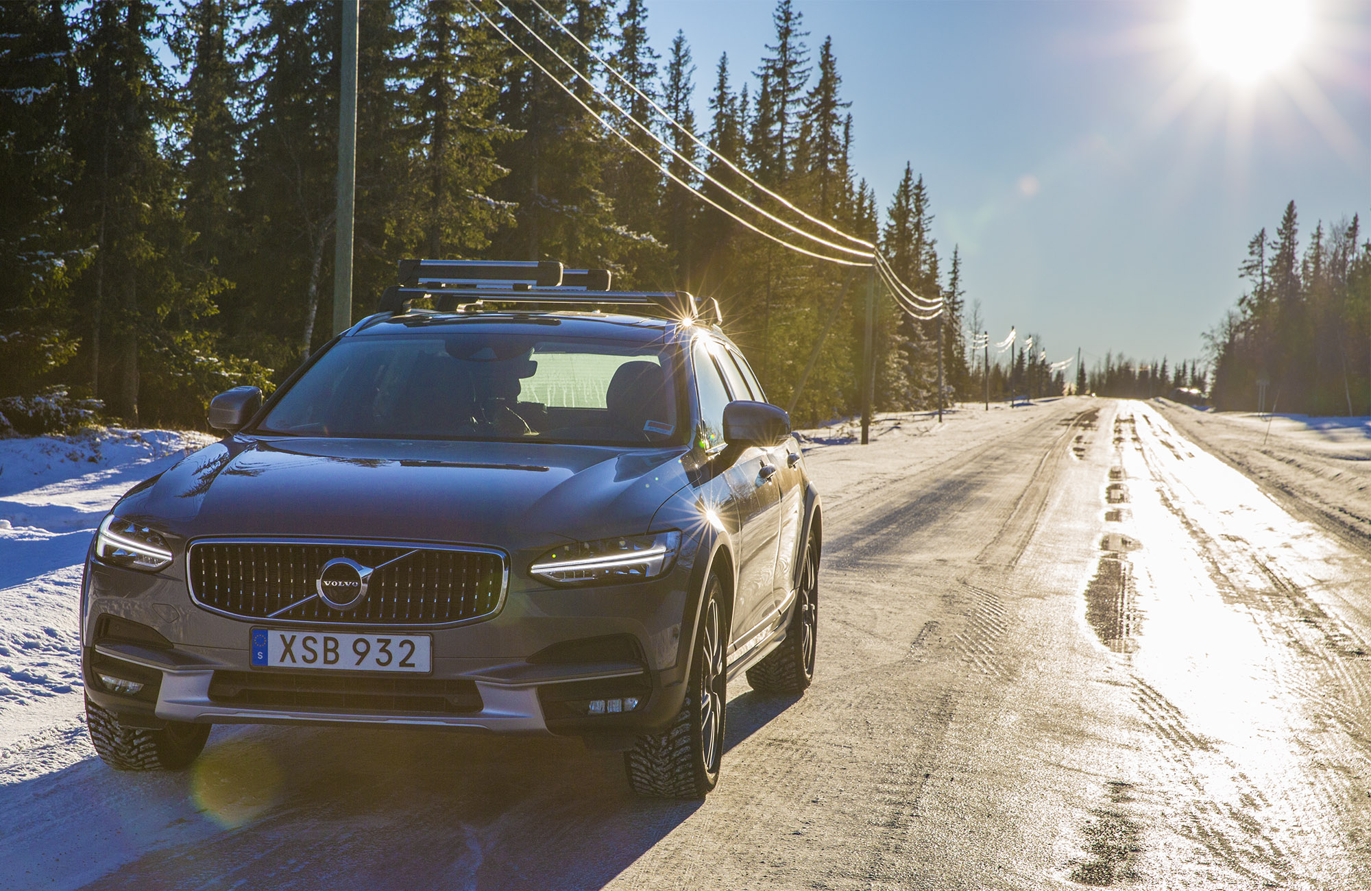 Cars with Jan Coomans. Cold Swedish Adventure: Volvo’s Get Away Lodge and the new V90 Cross Country