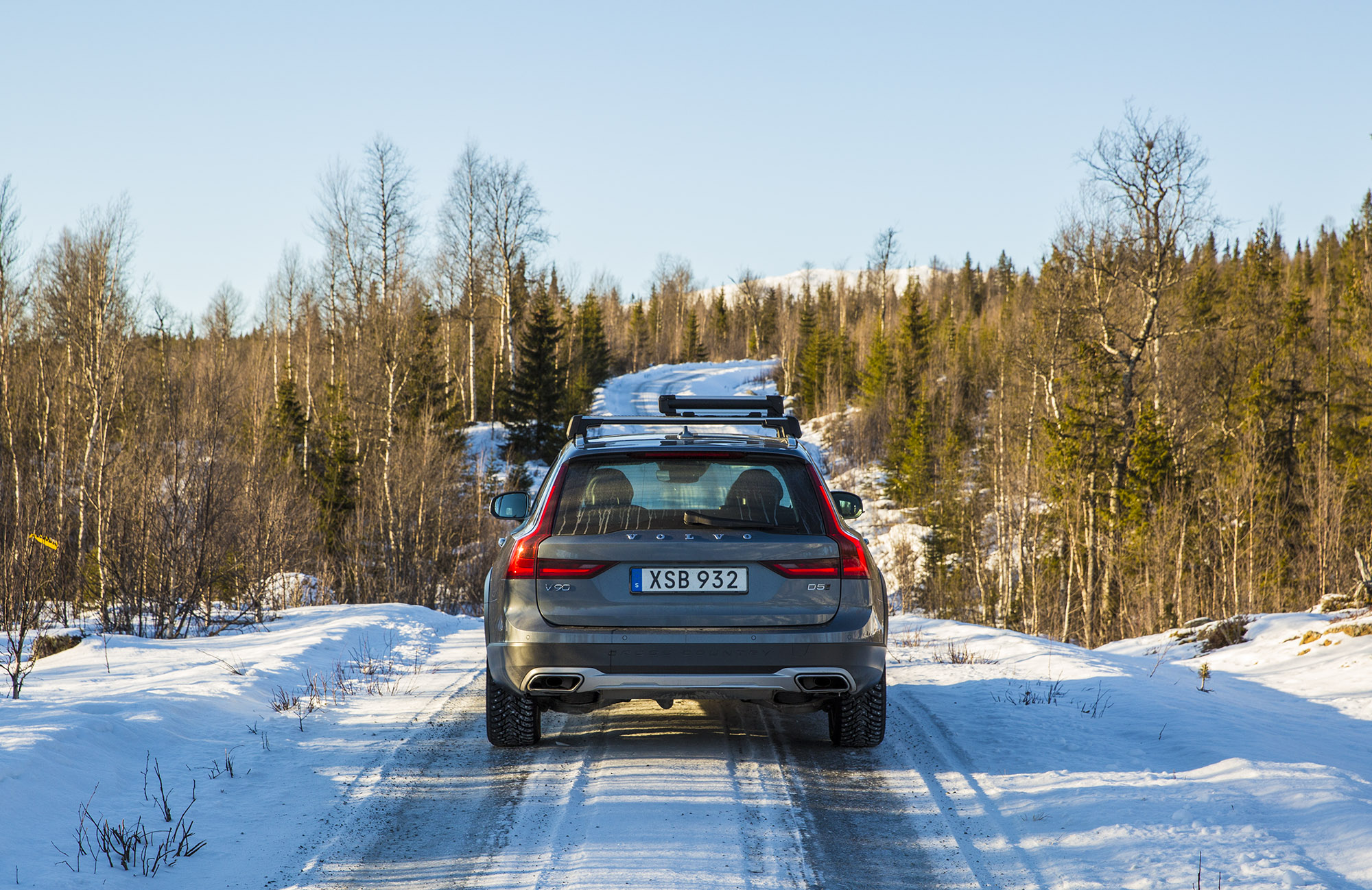 Авто с Яном Коомансом. Холодные шведские приключения: Volvo Get Away Lodge и новый V90 Cross Country