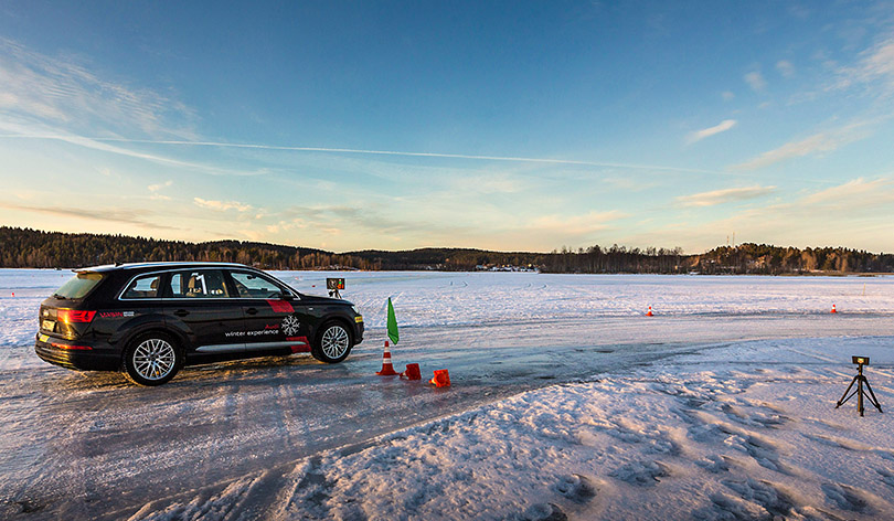 Авто с Яном Коомансом: как я укрощал замерзшее Ладожское озеро на Audi Q7